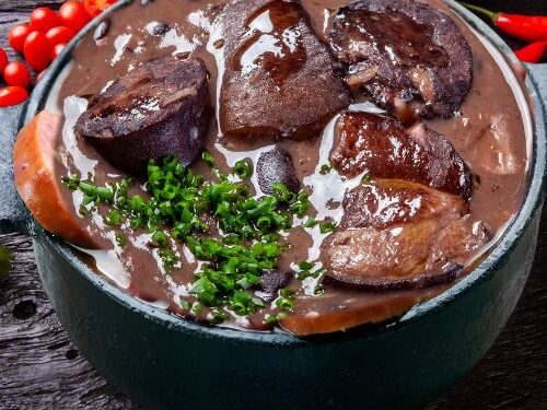 Feijoada tradicional e deliciosa